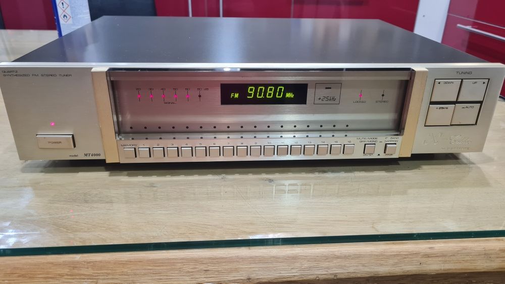 Vânt tuner X-Calibre  MT-4000 , de la Benytone.