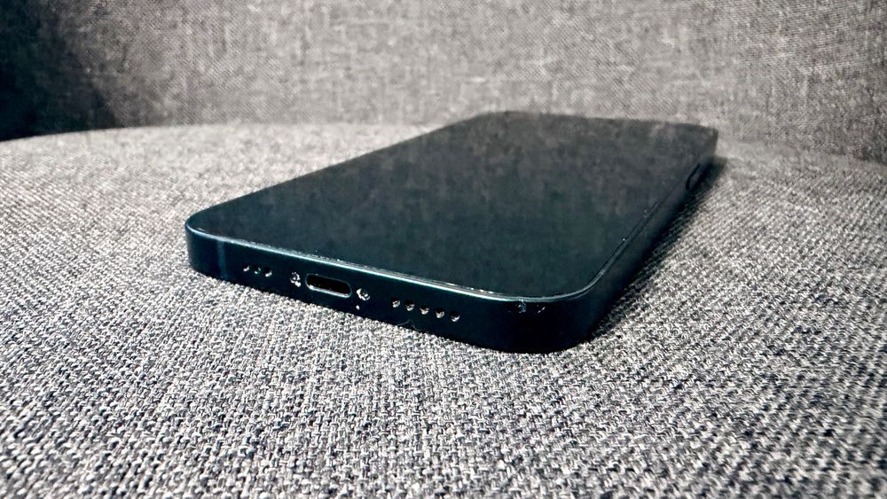 IPhone 13  128GB - тъмно син