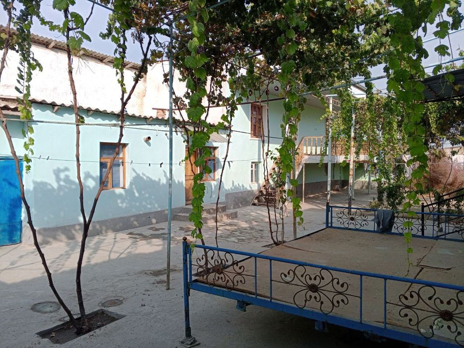 7 сотихли ҳовлили уй сотилади иккиламчи кредит хам бўлади