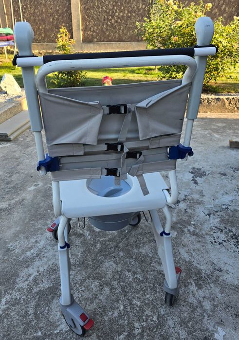 AQUATEC XL Ocean (до 180 кг) комбиниран стол за баня и тоалетна.