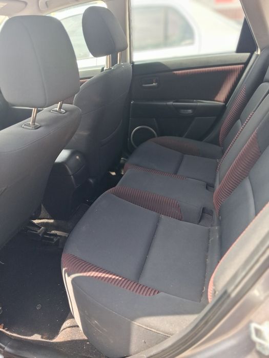 Vand Mazda 3 an 2006 motorina 150cc