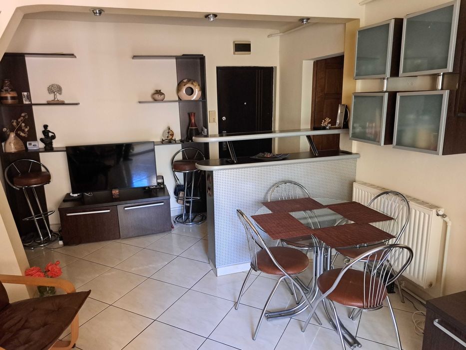 Mobilă living wenge, corp soldat cuprinzând combină frigorifică