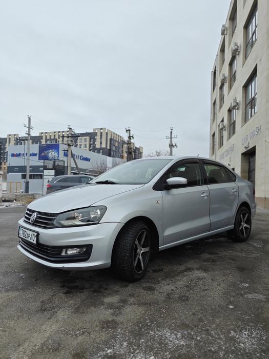 Прожам машину Поло 2016г