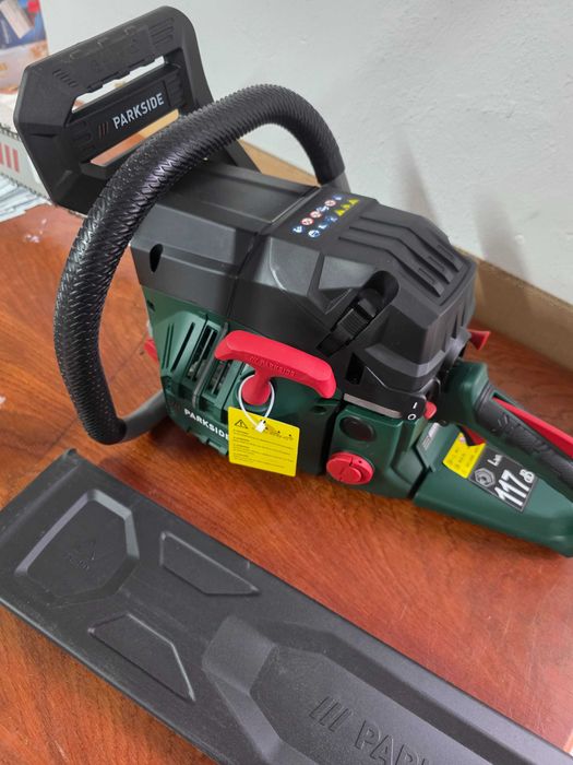 Drujba pe benzina Parkside, model PBKS 53 C3, 2 kW, lungime taiere 45 cm, sistem de ungere automata, 86x26x29cm