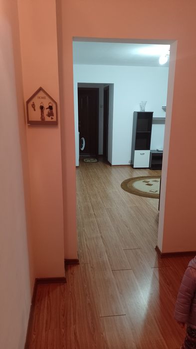 Închiriez apartament