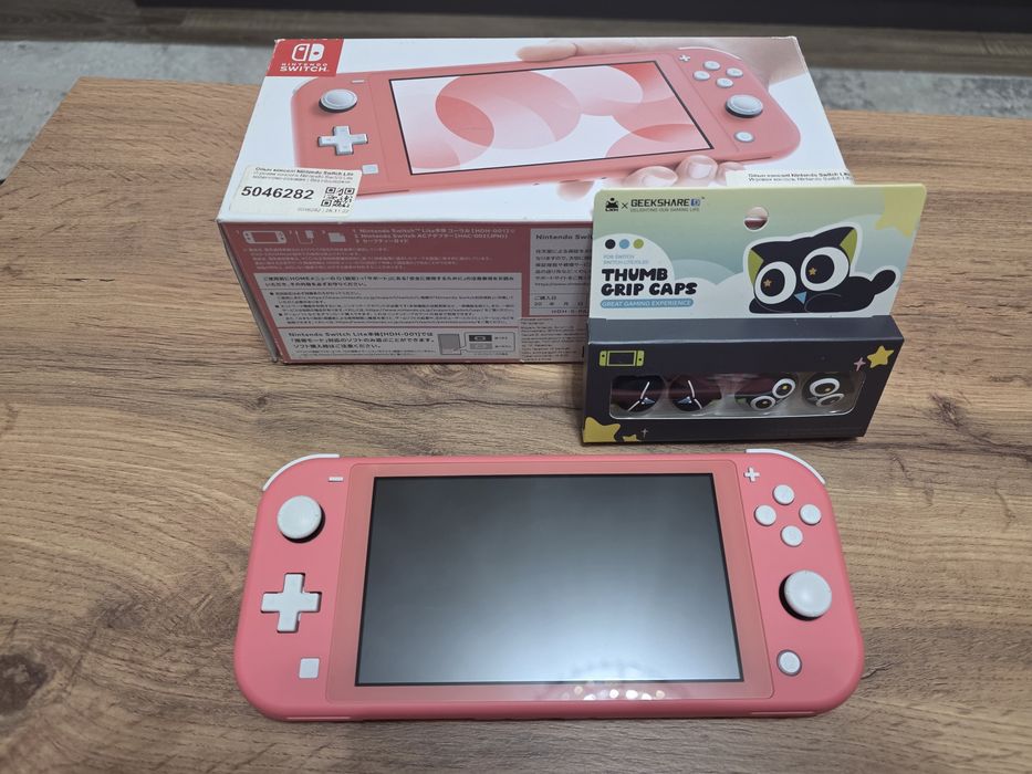 Игровая приставка Nintendo Switch Lite (не прошитая)