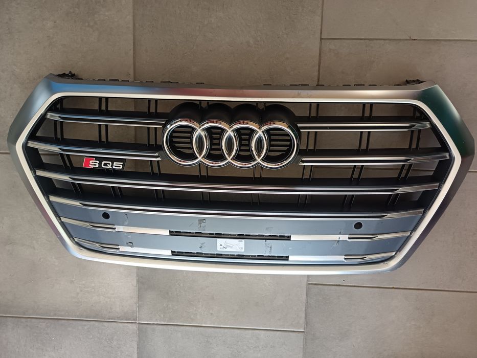Grila centrala Audi Q5 SQ5  8R, FY Facelift 2012-2024