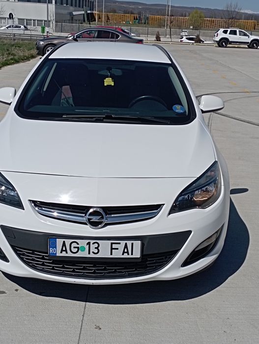 Vând Opel Astra j 2016