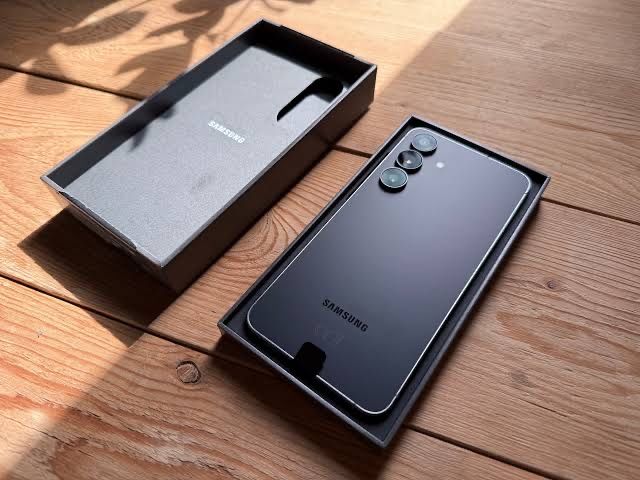 продам samsung s25 fe 128gb