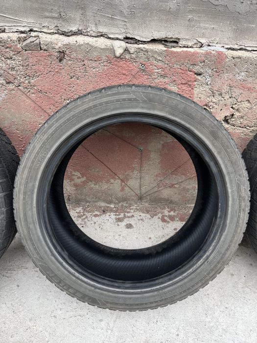 Зимние шины 235/45/18