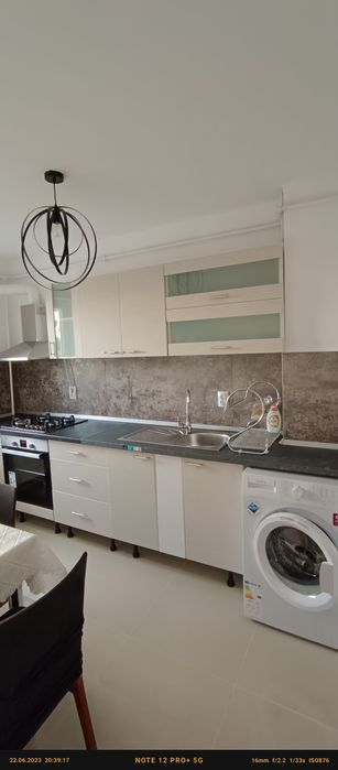 APARTAMENT de închiriat