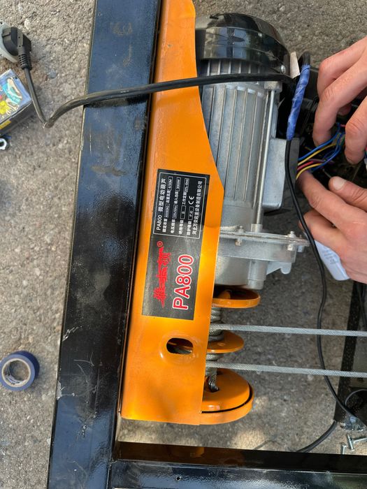 Elektironi lesa lift eskalator