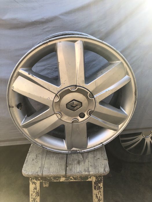 Vând jante Renault R 16 4x100.