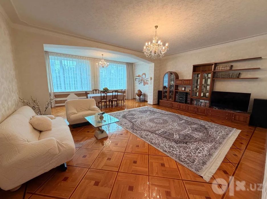 Сдаётся 3-комн ул. Чехова, кафе Bon, 150 м²