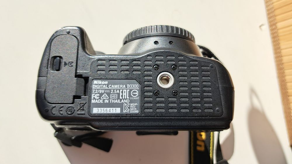 Фотоапарат Nikon D3300 с три обектива, телеконвертор, макро, чанта