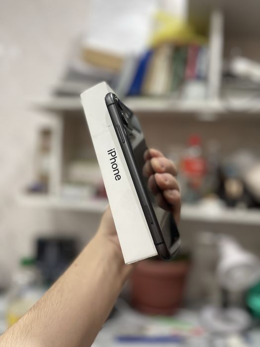 Продам IPhone 11 128Гб 85акб идеал