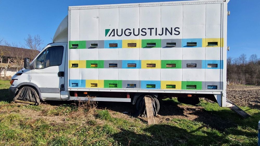 Stupină de vânzare