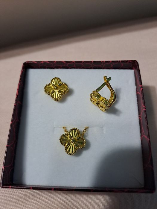 Van Cleef обеци и колие