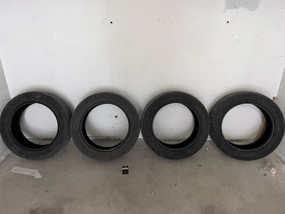 Kumho 235 55 R19 гуми