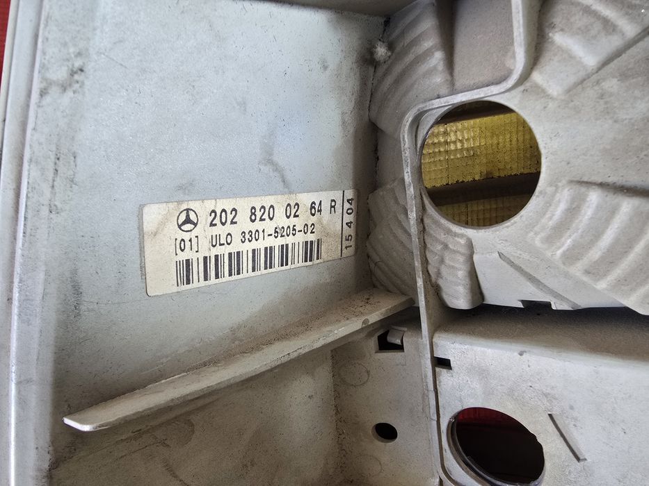 Мерседес бенз С 180 артқы стоп оң жақ