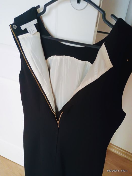 Черна права рокля Н&M.