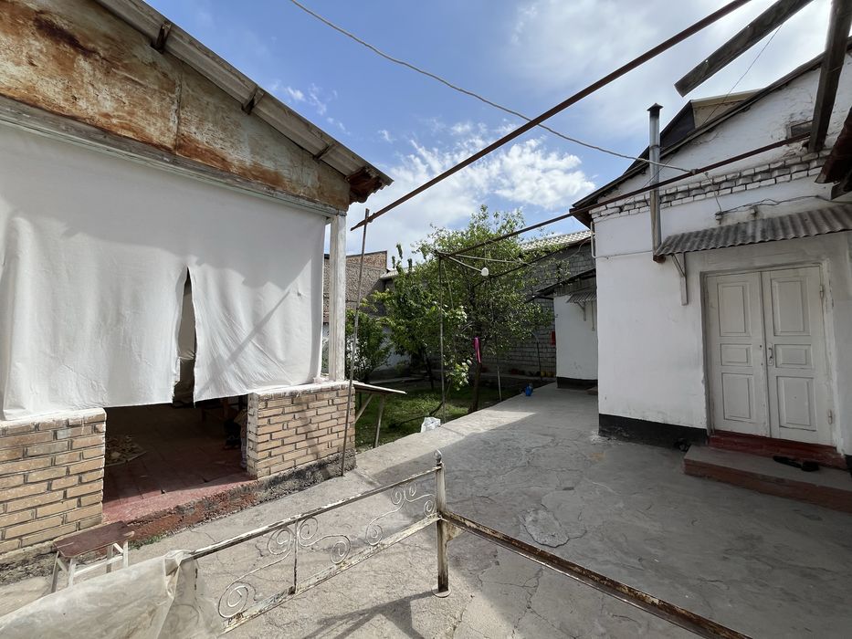 Продаётся дом в центре города, 4 соток 6 комнат