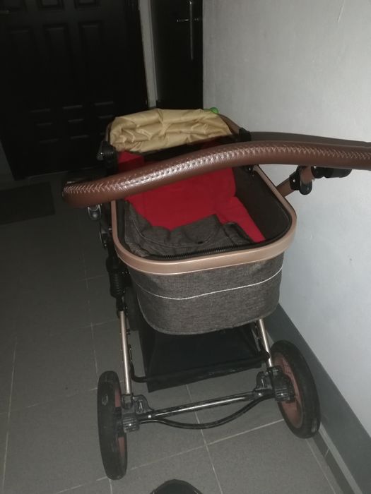 Хороша Детская коляска