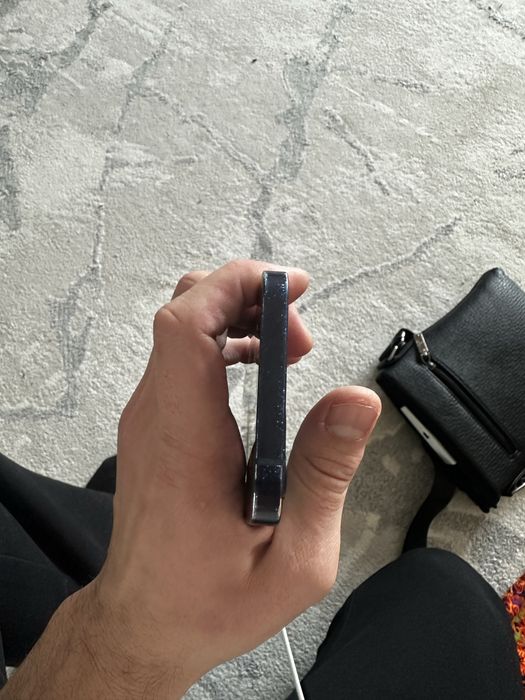 Продам айфон 12 64гб