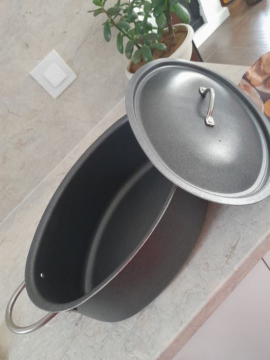 Cratita sarmale ovala 6 litri+razatoare branza ,nuca
Oala teflon inal