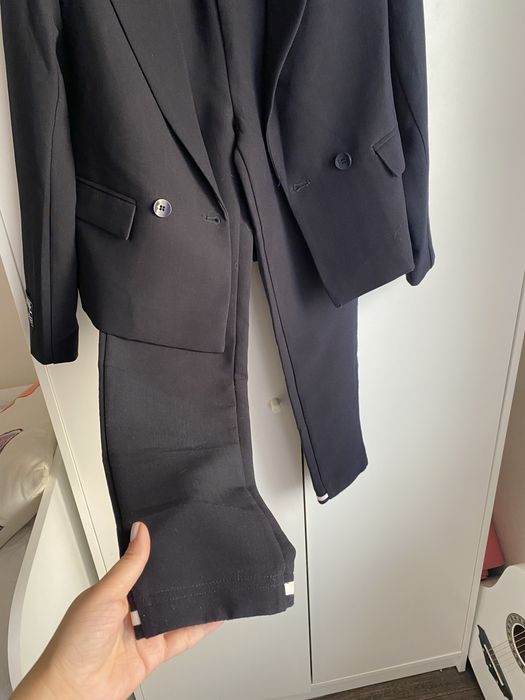 Продам костюм Deloras для девочки