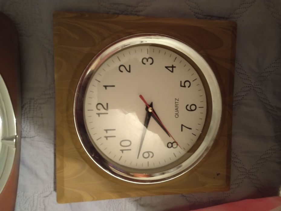 Продам зарядки,шнуры,часы рабочие