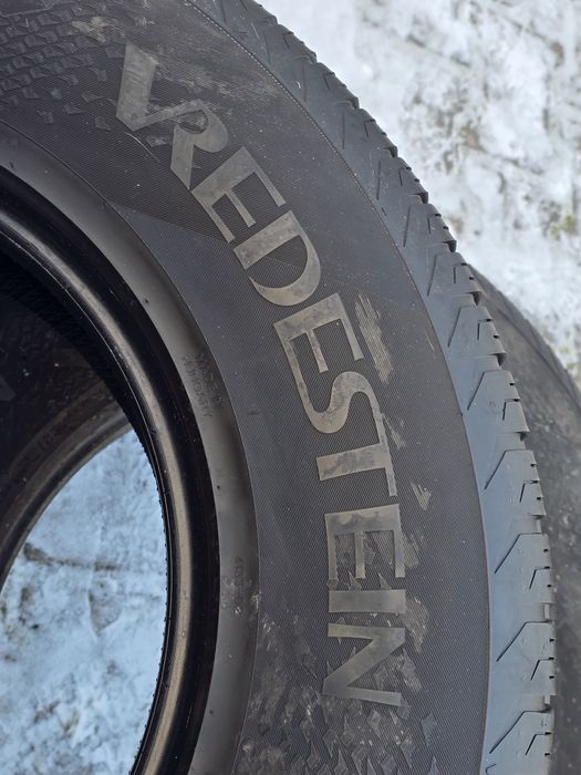 245 70 16 vredestein