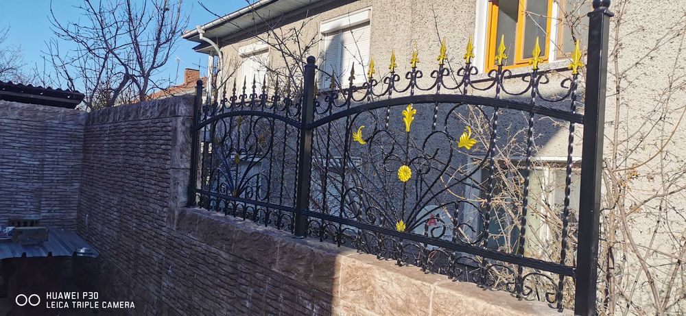 Огради, врати, парапети