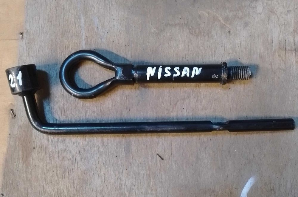 Оригинални ключ и кука за нисан