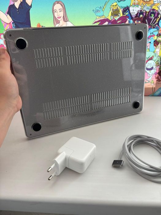 Macbook air m2 13 98% батарея