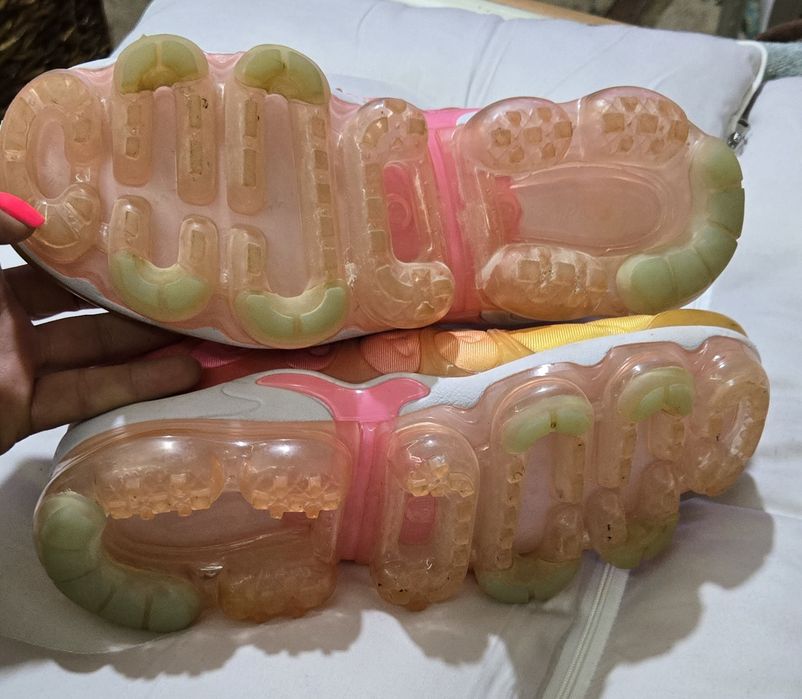 Nike Air Vapormax Plus pink оригинални дамски сникърси 38. Номер