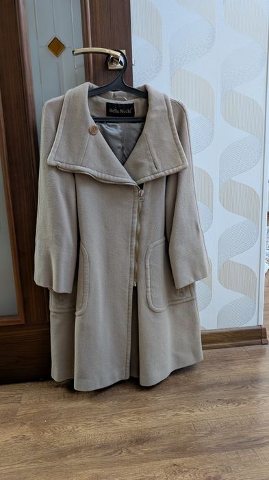 Продам демисезонное пальто