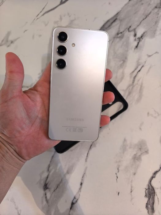 Самсунг с 24 128гб