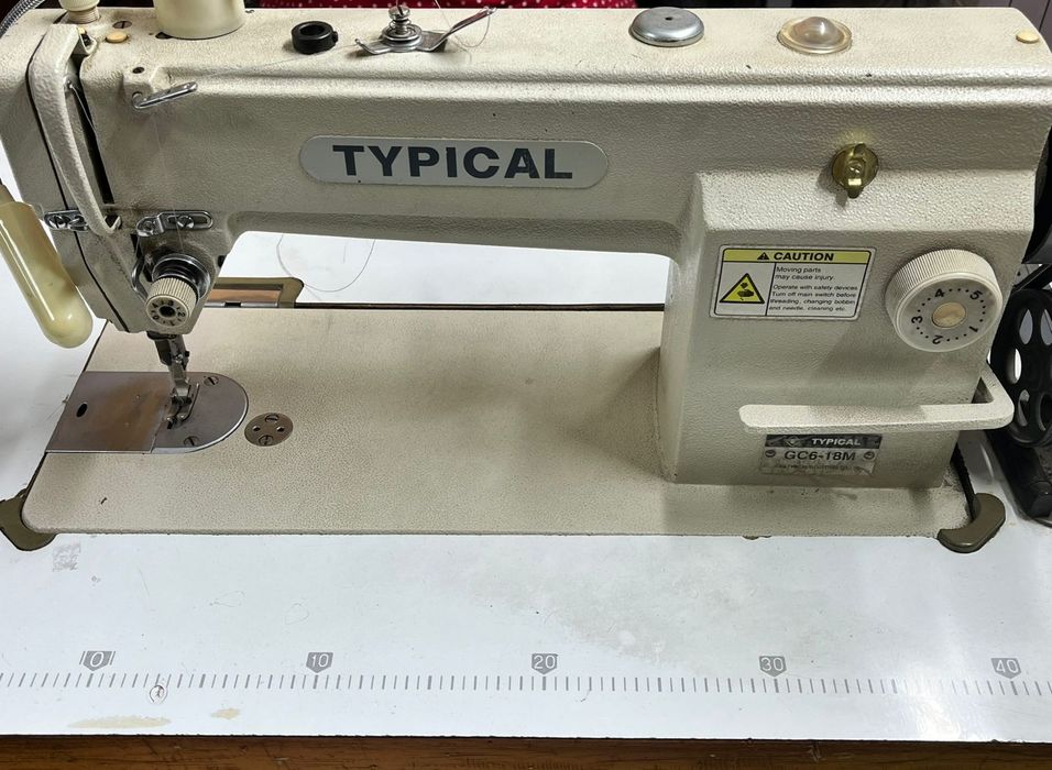 Продам швейную машинку