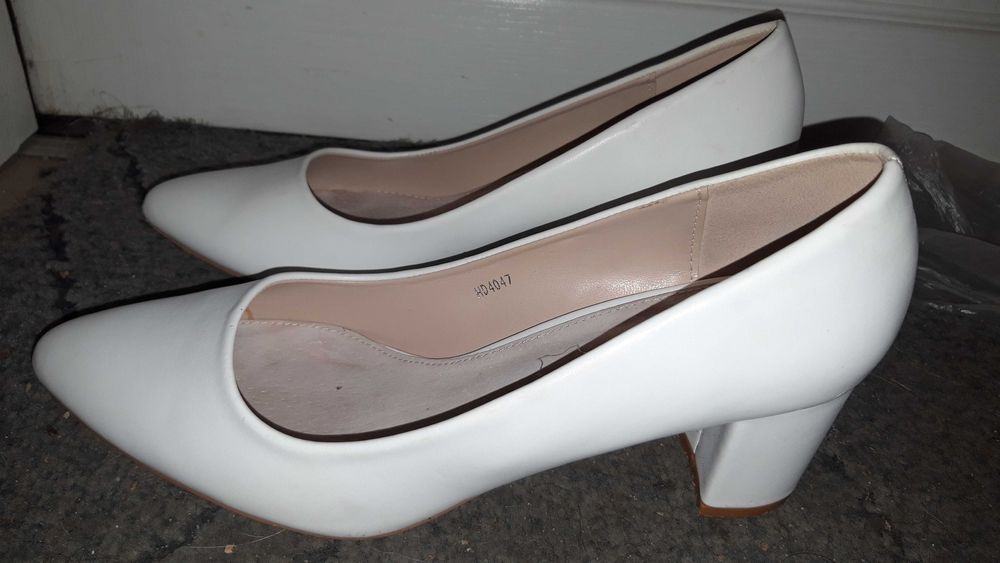 Елегантни дамски обувки