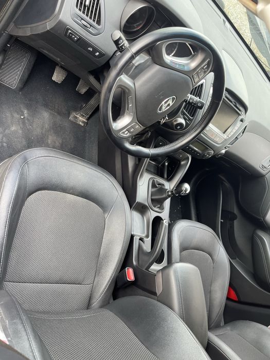 Dezmembrari piese Hyundai  IX35 1.6 benzina manual an 2015