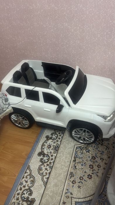 Продам машина с пультом