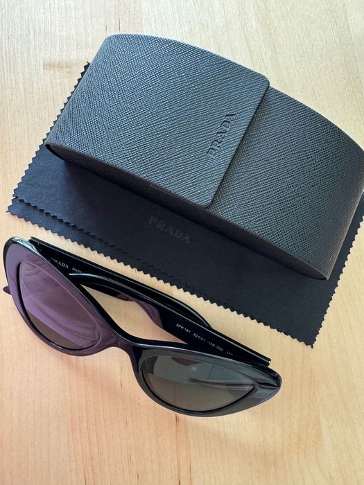 Prada PR 13YS cat eye слънчеви очила