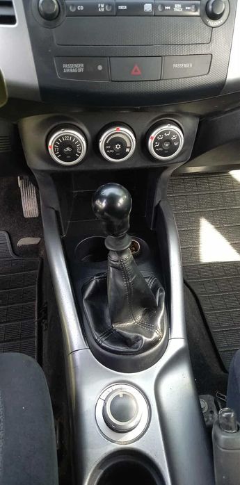 Vând Mitsubishi Outlander 2008