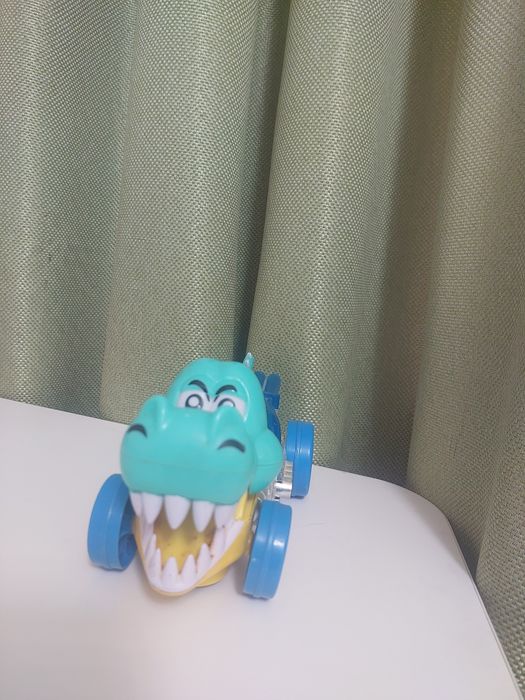 Игрушка крокодил