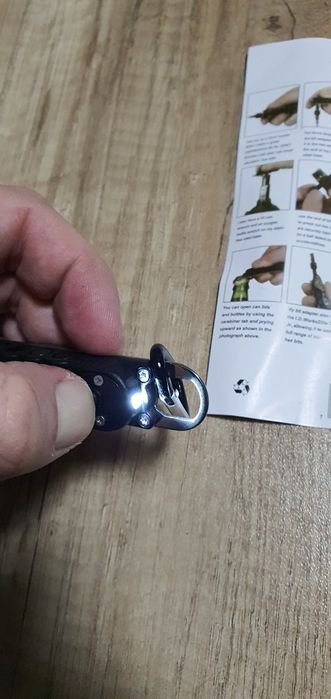 Мултифункционален ключодържател, фенер, отварачка и отвертка