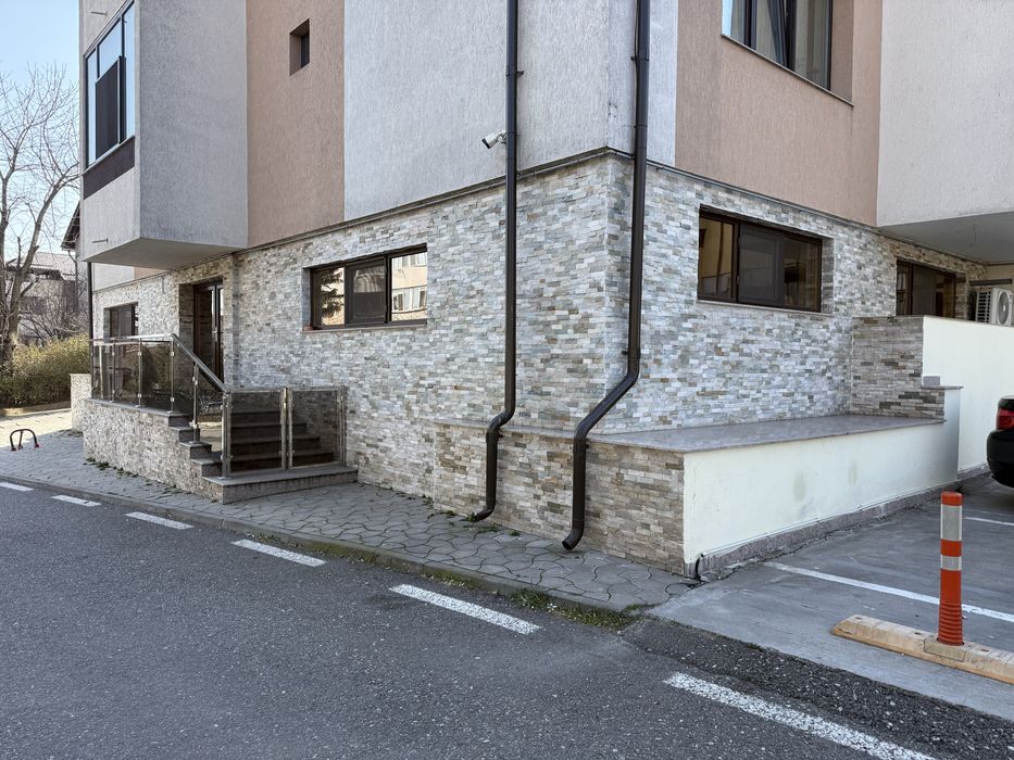 Spatiu comercial de inchiriat - Banat -amenajat NOU 130 mp -3 loc parc