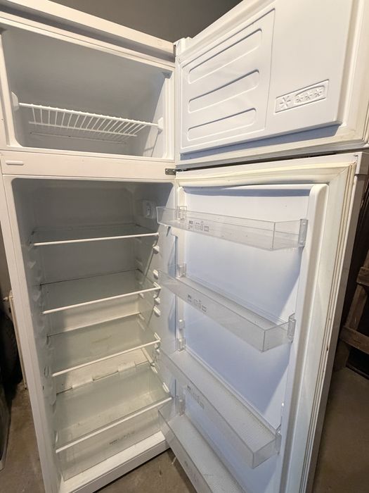 Frigider cu doua usi ARCTIC , 223 l,