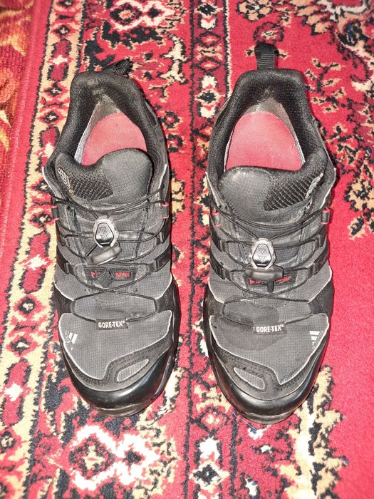 Продам демисезонную кросовки