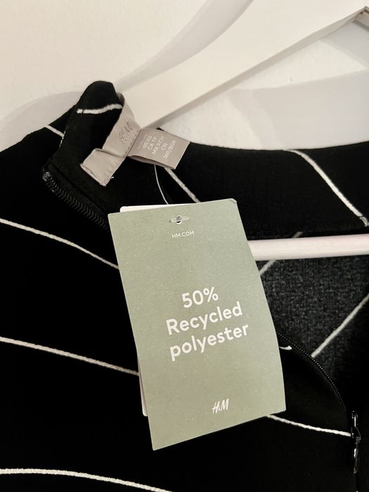 Rochie H&M neagră cu dungi albe oblice XS mâneci lungi nou cu etichet